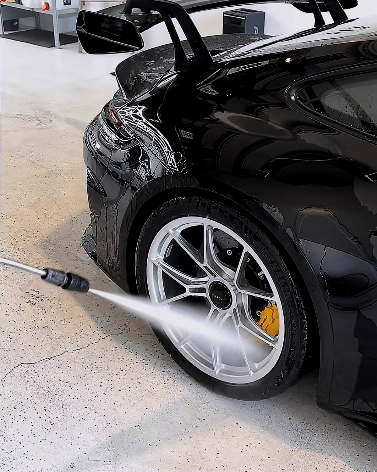 Fælg og bremser spules på Porsche GT3
